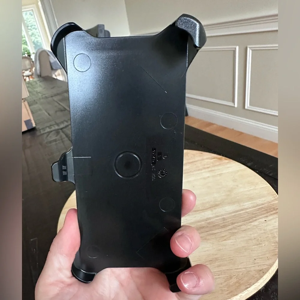OtterBox Black Clip-On Phone Holster